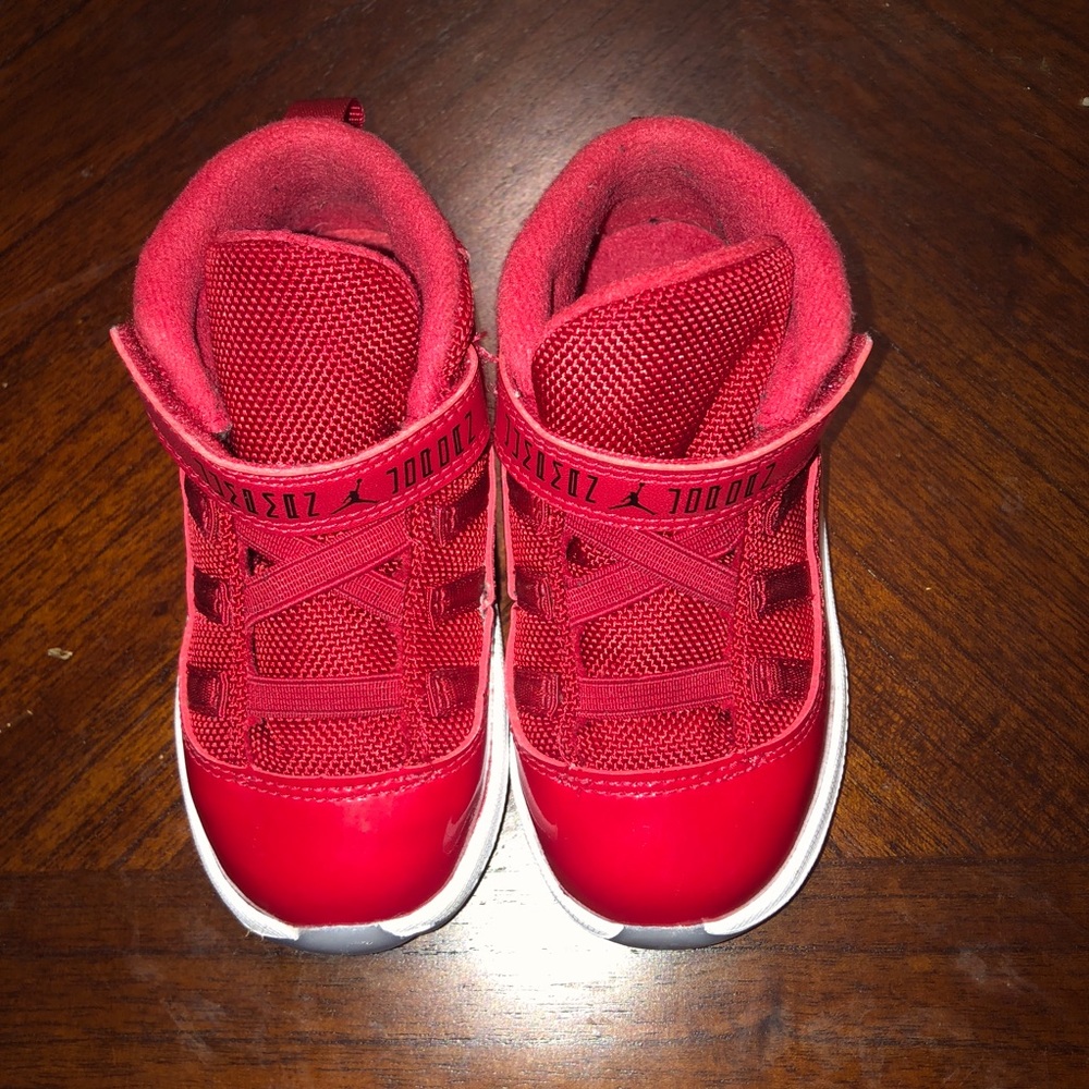Jordan Retro 11 Red toddler